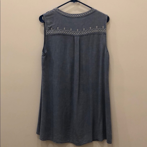 En Creme Embroidered Dress - Picture 3 of 6